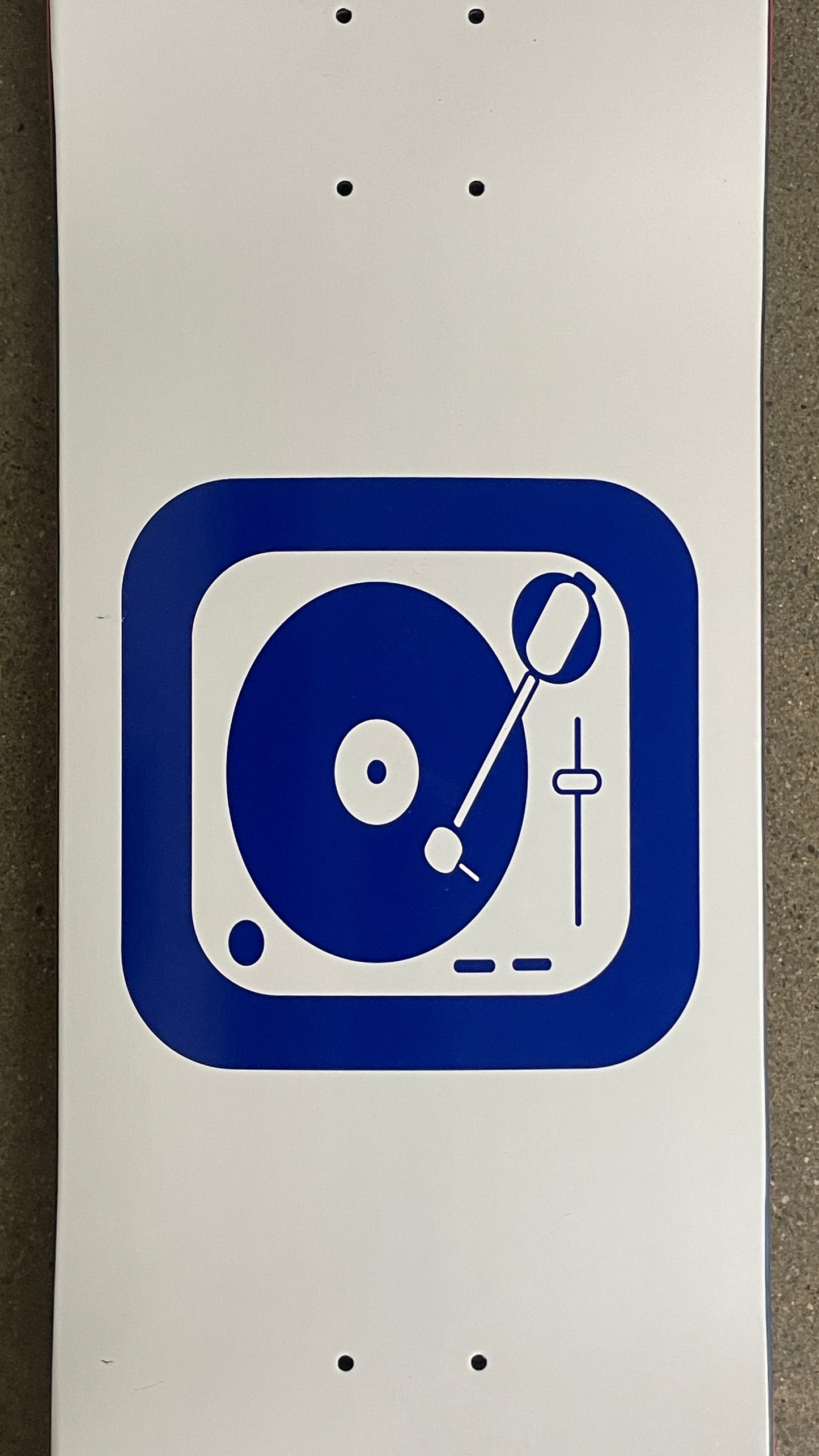 411VM Earwax Icon Deck 8.5” White